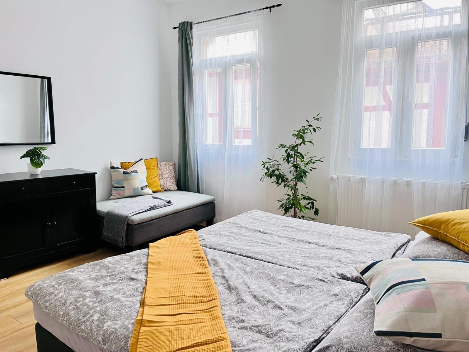 -1-zentral-traumwohnung-rhein